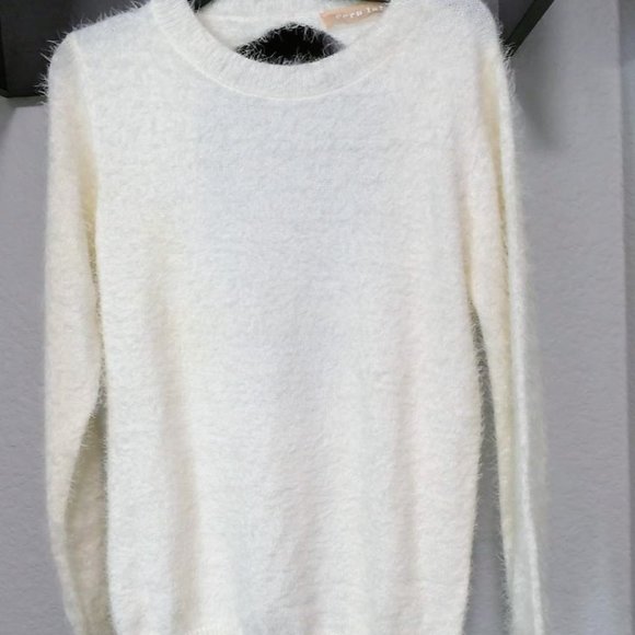 Fuzzy Open Back Tie Sweater Size Small - Picture 11 of 11